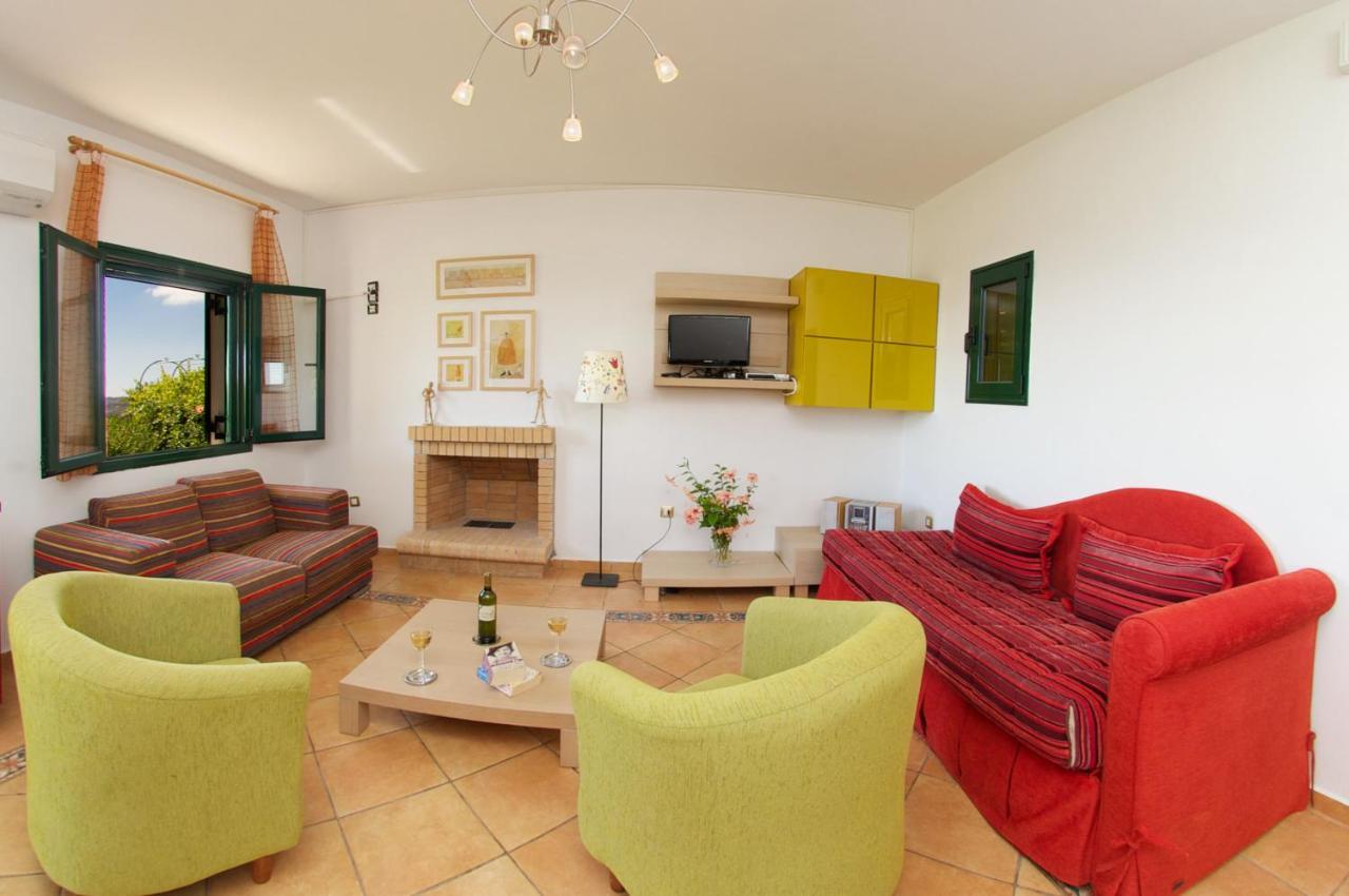 Mousata Lucia Simona Villas מראה חיצוני תמונה